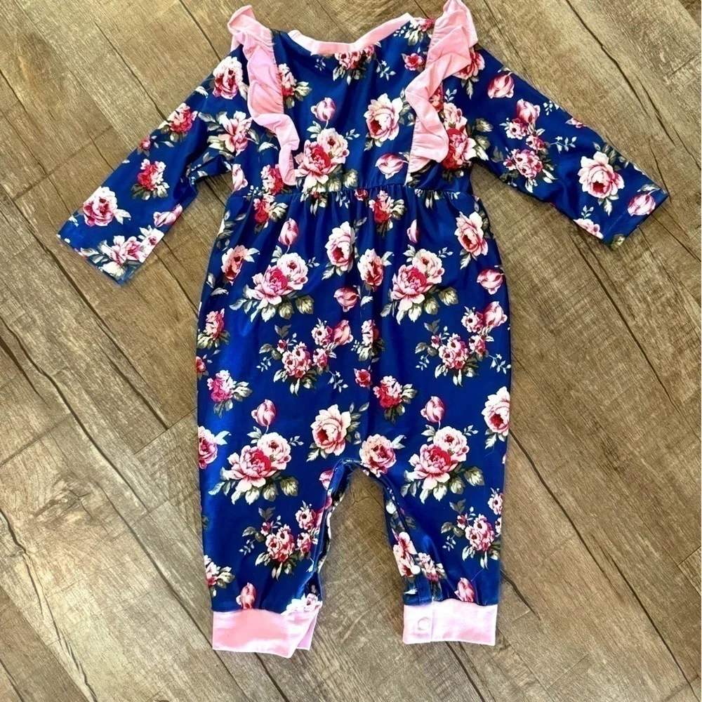 NWOT Floral Infant‎ Onesie